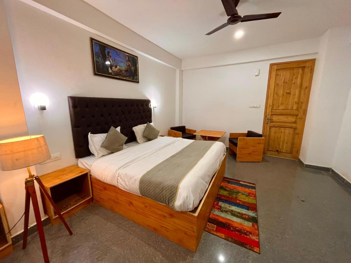 Hotel Beas River Retreat - A Riverside Hotel With Balcony Manāli エクステリア 写真