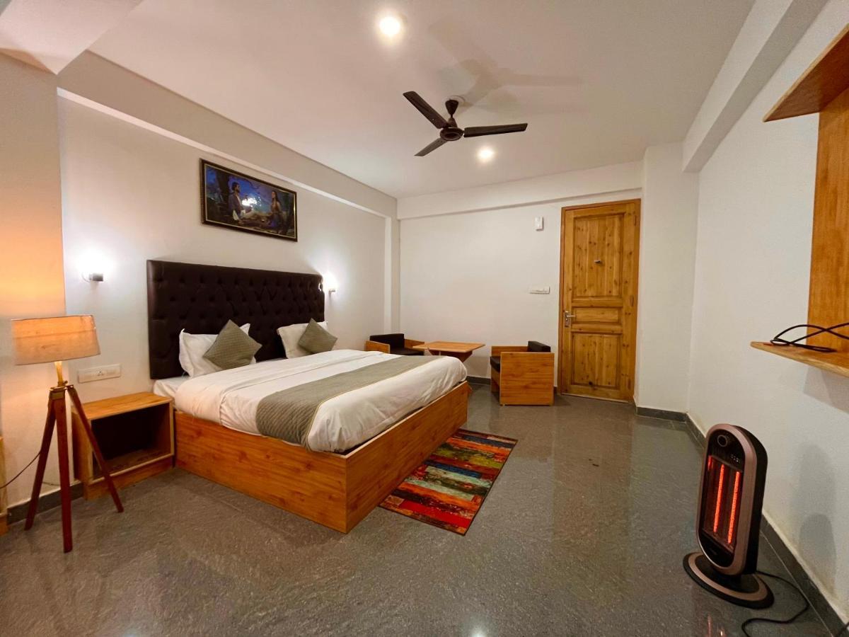 Hotel Beas River Retreat - A Riverside Hotel With Balcony Manāli エクステリア 写真